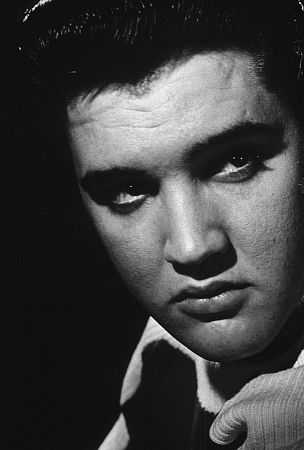 black and white protrait of Elvis Presley
