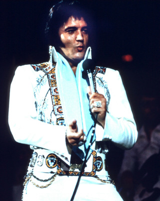 Elvis Presley singing1
