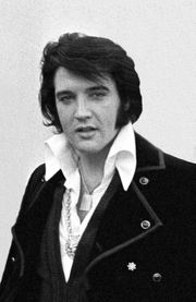 Elvis with medium hairstyle in 1970
